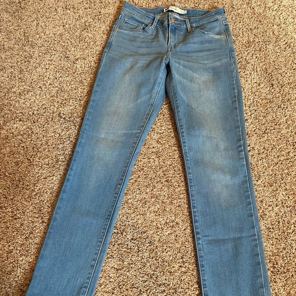 Levi's Mid Rise Skinny Jean - Picture 3 of 4